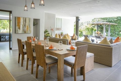 Villa in Phuket, Thailand 5 bedrooms № 168866 - photo 3