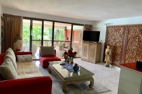 Condo in Kathu, Thailand, 2 bedrooms  № 168861 - photo 8