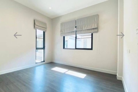 House in Saphan Sung, Bangkok, Thailand 4 bedrooms № 168863 - photo 25