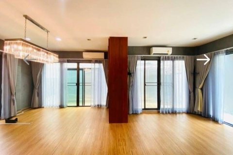 House in Saphan Sung, Bangkok, Thailand 4 bedrooms № 168863 - photo 15
