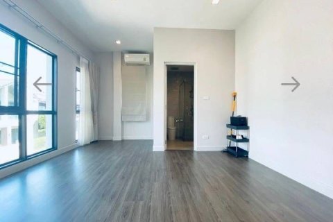 House in Saphan Sung, Bangkok, Thailand 4 bedrooms № 168863 - photo 24