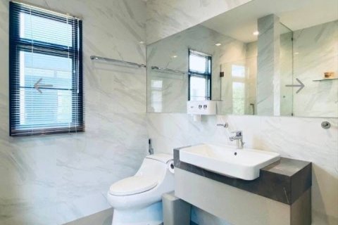 House in Saphan Sung, Bangkok, Thailand 4 bedrooms № 168863 - photo 9