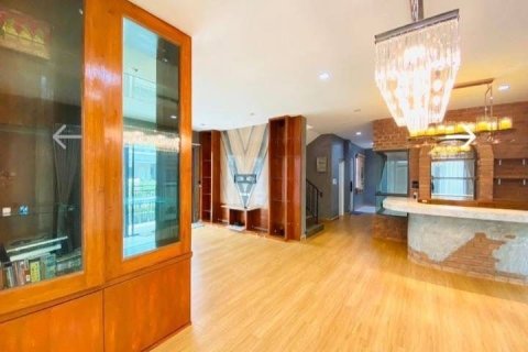 House in Saphan Sung, Bangkok, Thailand 4 bedrooms № 168863 - photo 3