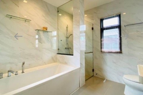 House in Saphan Sung, Bangkok, Thailand 4 bedrooms № 168863 - photo 8