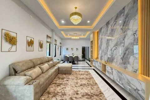 House in Pattaya, Thailand 3 bedrooms № 152635 - photo 14