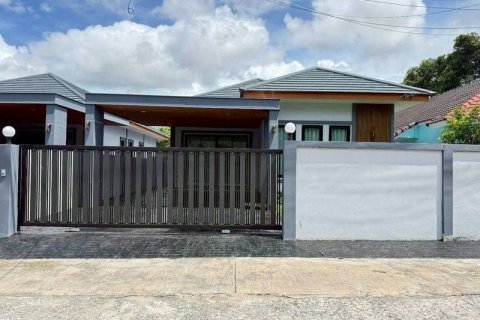 House in Pattaya, Thailand 3 bedrooms № 152635 - photo 1