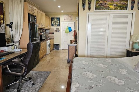 Studio in the Condo in Pattaya, Thailand  № 152630 - photo 4