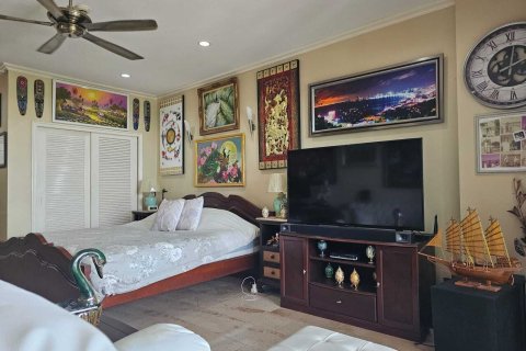 Studio in the Condo in Pattaya, Thailand  № 152630 - photo 1