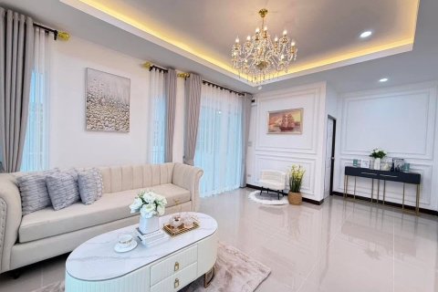 House in Pattaya, Thailand 2 bedrooms № 152634 - photo 19