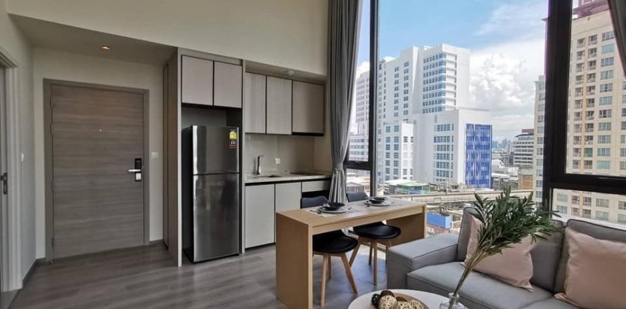 Studio in Phaya Thai, Bangkok, Thailand № 149008