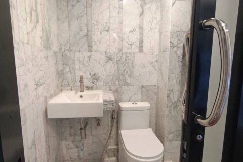 Таунхаус в Ваттхане, Бангкок, Таиланд с 4 спальнями  № 160868 - фото 30