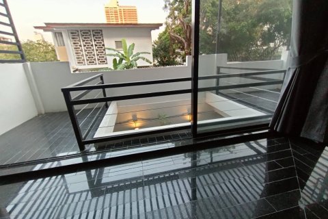 Таунхаус в Ваттхане, Бангкок, Таиланд с 4 спальнями  № 160868 - фото 20