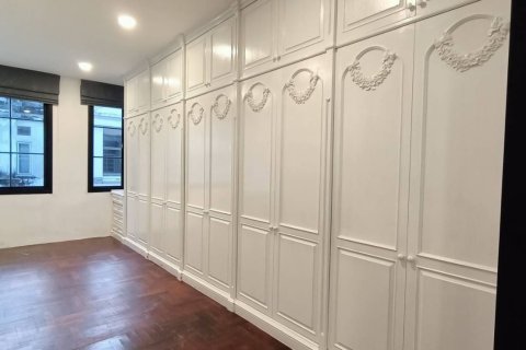 Таунхаус в Ваттхане, Бангкок, Таиланд с 4 спальнями  № 160868 - фото 16