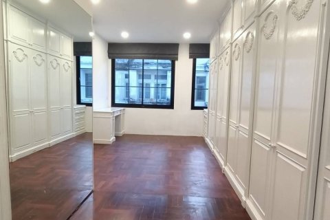 Таунхаус в Ваттхане, Бангкок, Таиланд с 4 спальнями  № 160868 - фото 14