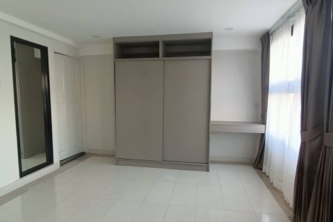 Таунхаус в Ваттхане, Бангкок, Таиланд с 4 спальнями  № 160868 - фото 13