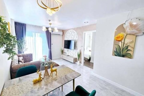 Studio in the Condo in Watthana, Bangkok, Thailand  № 160867 - photo 6