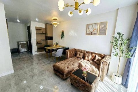 Studio in the Condo in Watthana, Bangkok, Thailand  № 160867 - photo 2