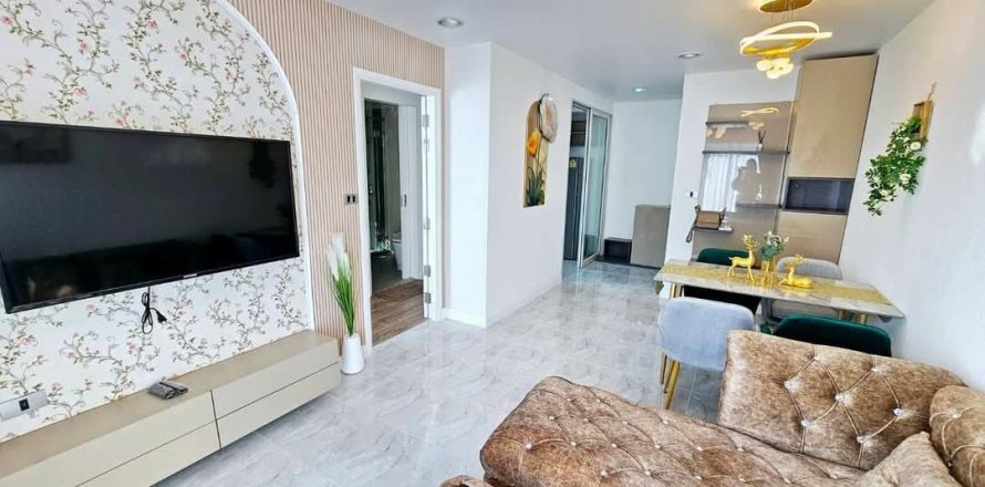 Studio in the Condo in Watthana, Bangkok, Thailand  № 160867