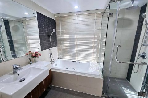 Studio in the Condo in Watthana, Bangkok, Thailand  № 160867 - photo 9