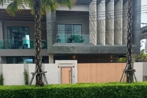 Villa in Pattaya, Thailand 4 bedrooms № 160865 - photo 10