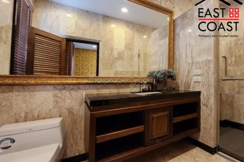 Casa de 4 dormitorios en Pattaya, Tailandia № 213792 - foto 15