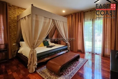 Casa de 4 dormitorios en Pattaya, Tailandia № 213792 - foto 26