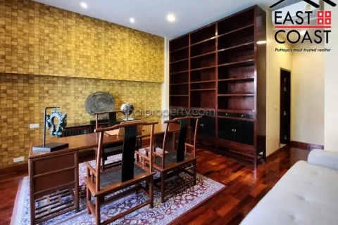 Casa de 4 dormitorios en Pattaya, Tailandia № 213792 - foto 18