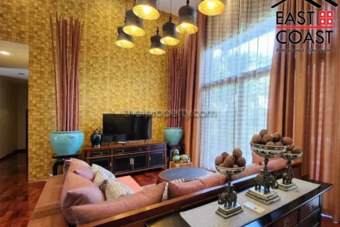Casa de 4 dormitorios en Pattaya, Tailandia № 213792 - foto 7
