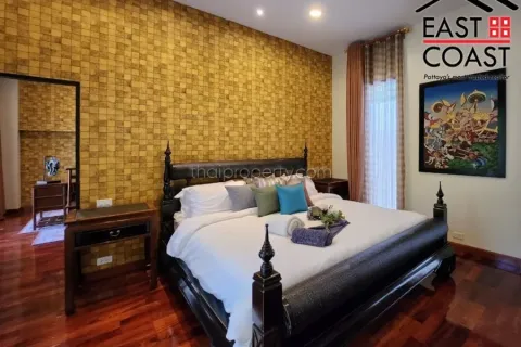 Casa de 4 dormitorios en Pattaya, Tailandia № 213792 - foto 13