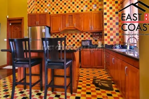 Casa de 3 dormitorios en Pattaya, Tailandia № 213790 - foto 7