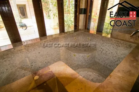 Casa de 3 dormitorios en Pattaya, Tailandia № 213790 - foto 17