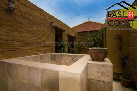 Casa de 3 dormitorios en Pattaya, Tailandia № 213790 - foto 16