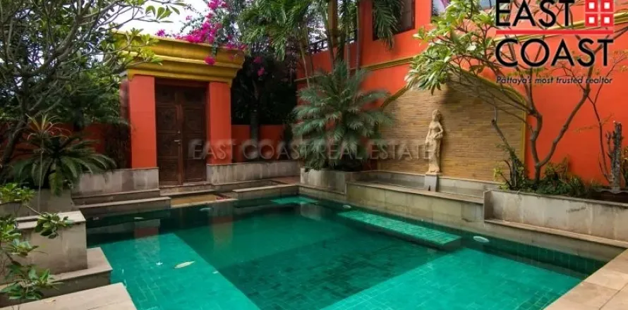 Casa de 3 dormitorios en Pattaya, Tailandia № 213790