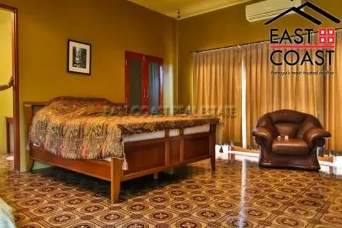 Casa de 3 dormitorios en Pattaya, Tailandia № 213790 - foto 9