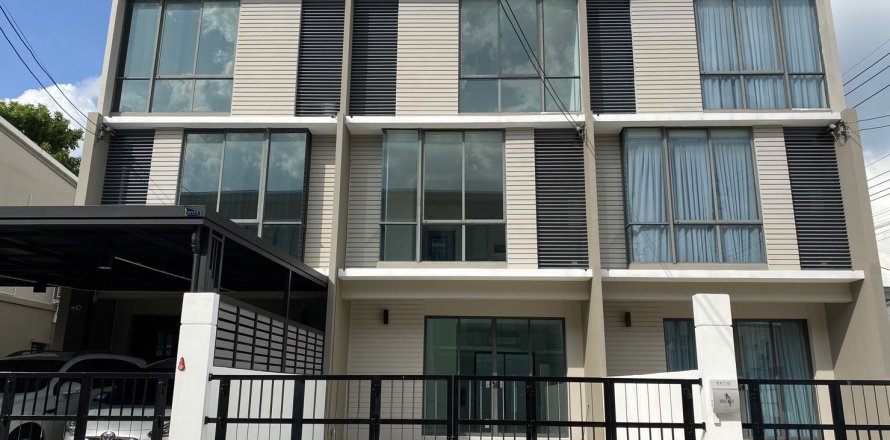 Townhouse à Lat Krabang, Bangkok, Thaïlande 3 chambres № 170475