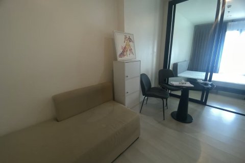 Studio in the Condo in Huai Khwang, Bangkok, Thailand  № 170478 - photo 2