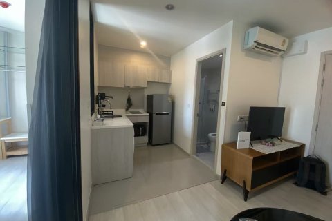 Studio in the Condo in Huai Khwang, Bangkok, Thailand № 170478