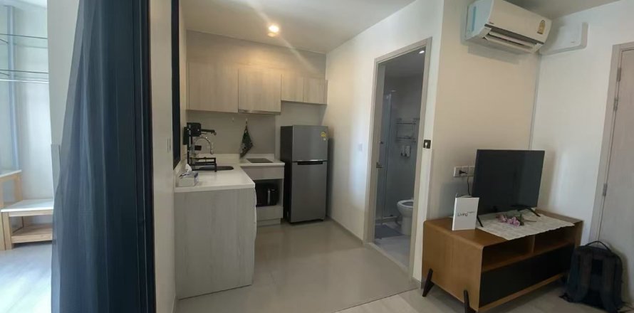 Studio in the Condo in Huai Khwang, Bangkok, Thailand  № 170478