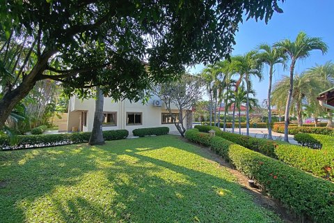 Villa in Hua Hin, Thailand 4 bedrooms № 168793 - photo 7