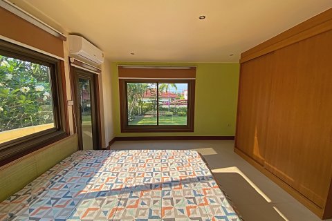 Villa in Hua Hin, Thailand 4 bedrooms № 168793 - photo 28