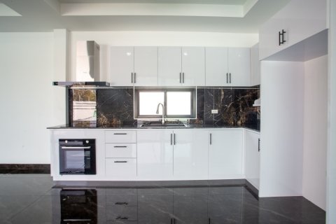 Villa in Hua Hin, Thailand 3 bedrooms № 168795 - photo 7