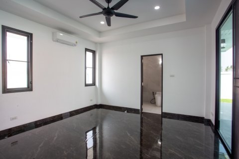 Villa in Hua Hin, Thailand 3 bedrooms № 168795 - photo 10