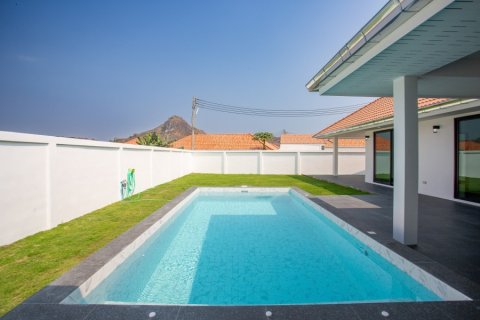 Villa in Hua Hin, Thailand 3 bedrooms № 168795 - photo 3