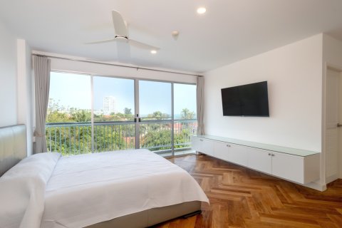 Condo in Hua Hin, Thailand, 3 bedrooms  № 168791 - photo 11