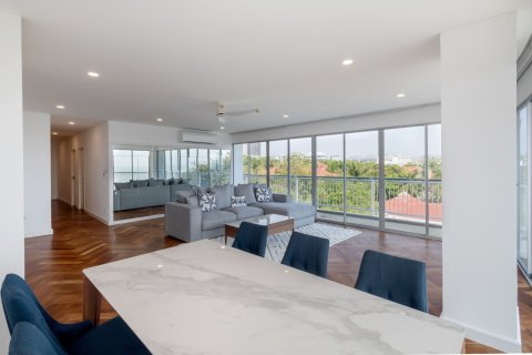 Condo in Hua Hin, Thailand, 3 bedrooms  № 168791 - photo 6