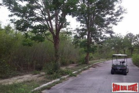 Land in Cha-am, Thailand 3344 sq.m. № 202461 - photo 2