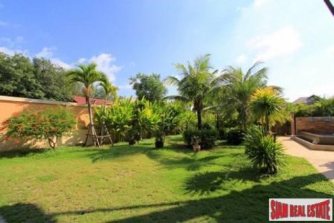 Villa in Rawai, Thailand 4 bedrooms № 202460 - photo 4