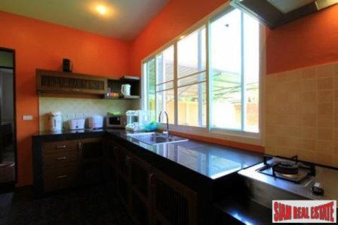 Villa in Rawai, Thailand 4 bedrooms № 202460 - photo 5