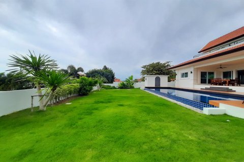 Villa in Hua Hin, Thailand 4 bedrooms № 167986 - photo 3