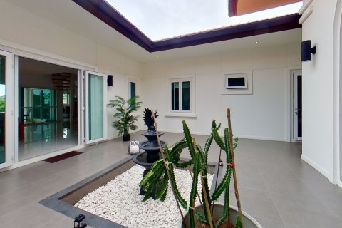 Villa in Hua Hin, Thailand 4 bedrooms № 167986 - photo 20